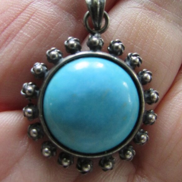 Turquoise Ornate Silver Circle Pendant - Picture 4 of 4